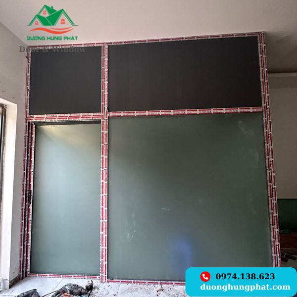 tghi công vách ngăn nhôm kính quận Tân Bình